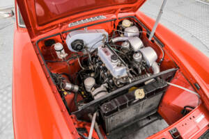 Bild 35/50 von MG MGB GT (1975)