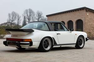 Afbeelding 10/45 van Porsche 911 Carrera 3.2 (WTL) (1988)