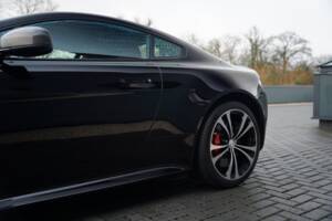 Afbeelding 50/50 van Aston Martin V12 Vantage S (2018)