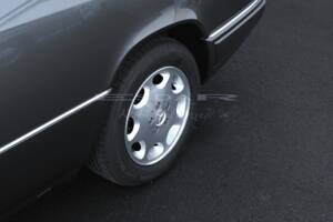 Bild 19/31 von Mercedes-Benz E 200 (1996)