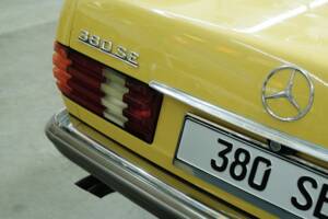 Bild 24/50 von Mercedes-Benz 380 SE (1983)