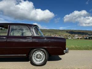Image 18/21 of Alfa Romeo Giulia Super 1.6 (1972)