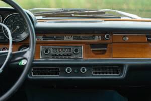 Image 44/50 of Mercedes-Benz 300 SEL 3.5 (1973)