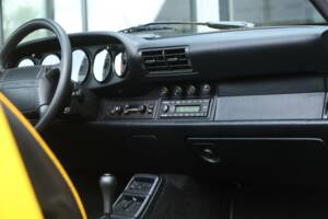 Image 32/50 of Porsche 911 Carrera 2 &quot;America Roadster&quot; (1993)