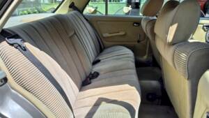 Image 55/71 of Mercedes-Benz 240 D (1980)