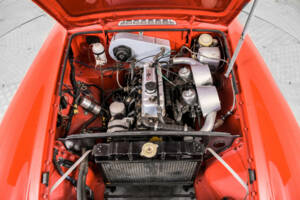 Bild 32/50 von MG MGB GT (1975)