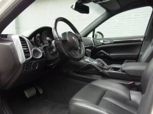 Bild 51/99 von Porsche Cayenne S (2010)