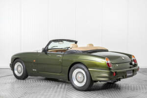 Image 6/50 of MG RV8 (1991)