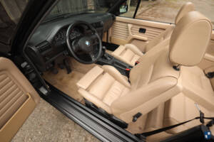 Bild 9/83 von BMW 325i (1990)