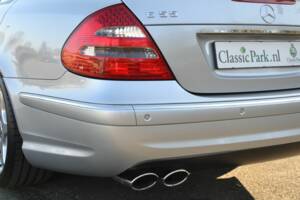 Imagen 47/100 de Mercedes-Benz E 55 AMG (2003)