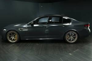Image 8/50 of BMW M5 xDrive (2022)