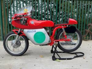 Bild 2/47 von MV Agusta 125 GTL Race (1966)