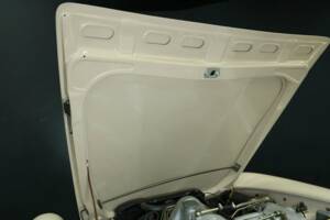 Image 38/50 of Mercedes-Benz 230 SL (1967)