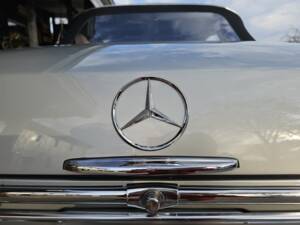 Image 19/60 of Mercedes-Benz 280 SE (1969)