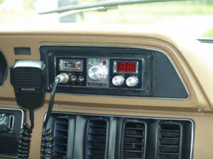 Immagine 34/143 di Dodge B 200 Sportsman (1978)