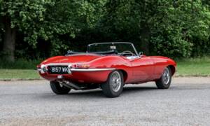 Image 3/41 de Jaguar E-Type 3.8 (1964)
