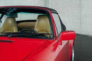 Bild 43/50 von Porsche 911 Carrera 2 (1990)