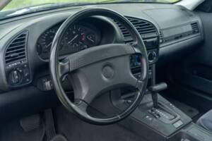 Image 31/40 de BMW 320i (1994)