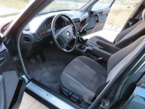 Image 2/8 of BMW 525i Touring (1995)