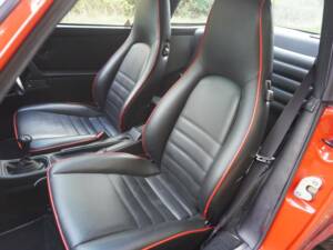 Image 19/23 de Porsche 911 Carrera 4 (1992)