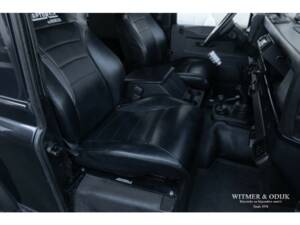 Bild 6/23 von Land Rover Defender 90 (1996)