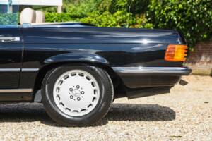 Image 22/50 de Mercedes-Benz 420 SL (1986)