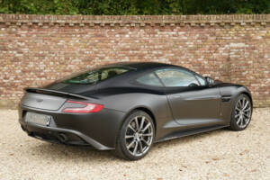 Image 2/50 de Aston Martin Vanquish (2017)