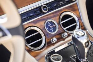 Imagen 15/22 de Bentley Continental GTC V8 (2020)