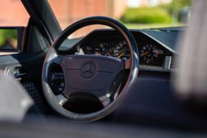Bild 32/42 von Mercedes-Benz E 200 (1997)