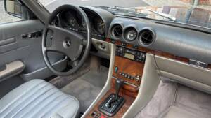 Image 74/88 of Mercedes-Benz 380 SL (1984)