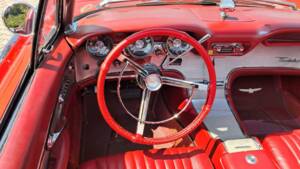 Image 6/7 of Ford Thunderbird (1962)