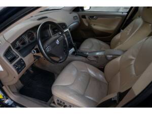 Image 8/43 of Volvo V 70 2.4 (2007)