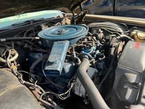 Image 15/31 of Lincoln Continental Diamond Jubilee Gold Edition (1978)