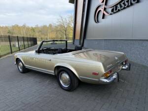 Image 14/49 de Mercedes-Benz 280 SL (1971)