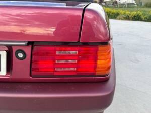 Image 17/30 of Mercedes-Benz 300 SL-24 (1992)