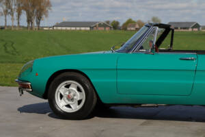 Image 23/50 of Alfa Romeo 1750 Spider Veloce (1969)