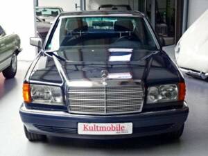 Image 2/24 of Mercedes-Benz 300 SE (1990)