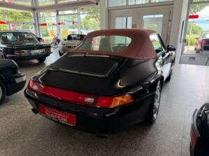 Image 35/39 of Porsche 911 Carrera (1997)