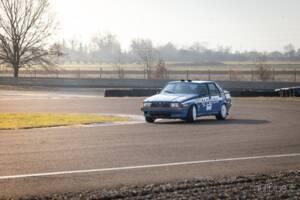 Image 13/44 of Alfa Romeo 75 3.0 V6 QV (1989)