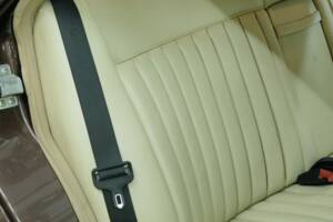 Bild 37/50 von Mercedes-Benz 380 SE (1984)