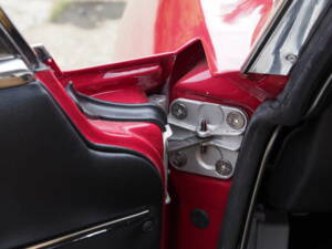 Image 18/49 of Alfa Romeo Giulia 1600 GT Junior (1976)