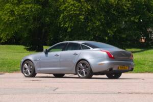 Image 44/50 of Jaguar XJ 5.0 (2011)