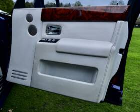 Image 48/50 of Rolls-Royce Phantom VII (2009)