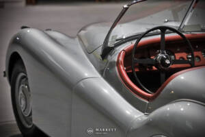 Image 23/29 de Jaguar XK 120 OTS (1950)