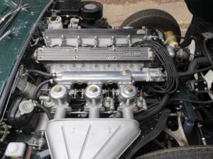 Afbeelding 16/25 van Jaguar E-Type (1970)