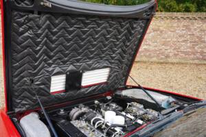 Image 15/50 de Ferrari 365 GT4 2+2 (1974)