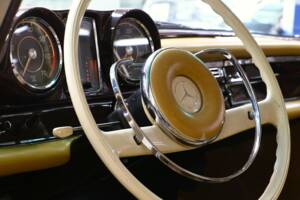 Bild 14/39 von Mercedes-Benz 220 SE b (1964)