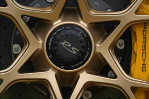 Image 83/100 of Porsche 718 Cayman GT4 RS Weissach (2024)