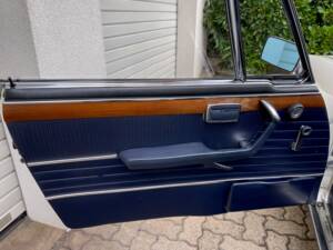 Image 15/20 of BMW 2800 CS (1970)