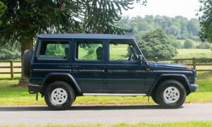 Bild 2/50 von Mercedes-Benz 300 GE (lang) (1995)